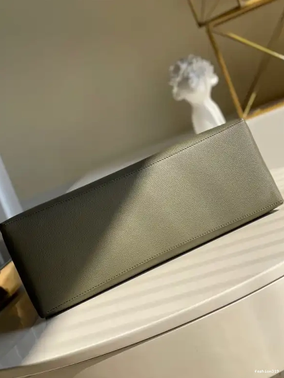SHOPPER LOUIS VUITTON LOCKME 0406